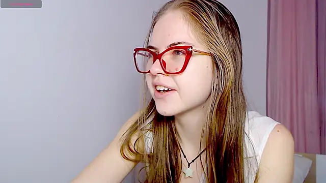 Snapshot of Sarah_HS chatting on 02/15/26, 03:09 Sarah HS online show from 02/15/26, 03:09