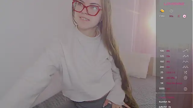 Snapshot of Sarah_HS chatting on 03/22/26, 12:30 Sarah HS online show from 03/22/26, 12:30