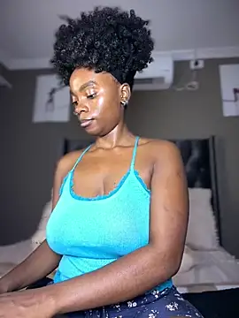 Candy-Heart online show from 04/24/26, 03:09