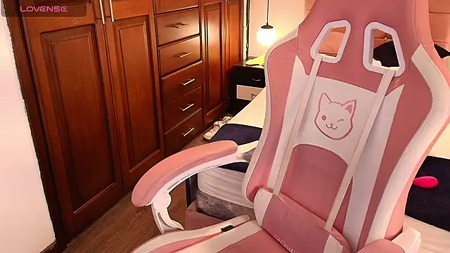 Snapshot of emmars_ chatting on 02/22/26, 12:12 emmars online show from 02/22/26, 12:12