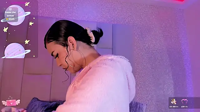 Snapshot of Summer_walkerr chatting on 12/17/24, 12:22 Summer walkerr online show from 12/17/24, 12:22