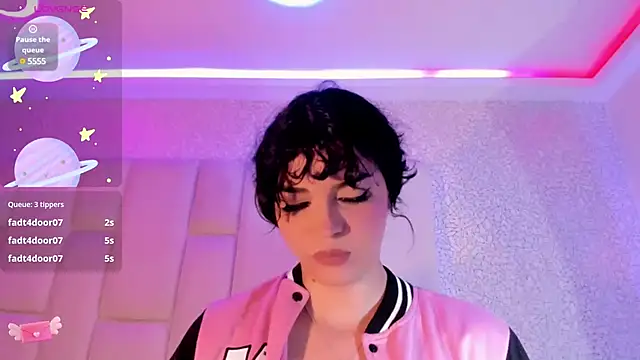 Snapshot of Summer_walkerr chatting on 01/19/25, 06:43 Summer walkerr online show from 01/19/25, 06:43