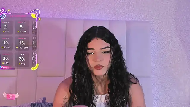 Snapshot of Summer_walkerr chatting on 09/25/25, 12:42 Summer walkerr online show from 09/25/25, 12:42