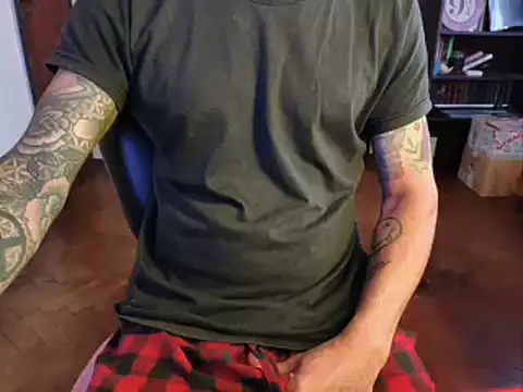 Snapshot of rumplstink chatting on 10/27/25, 08:02 rumplstink online show from 10/27/25, 08:02