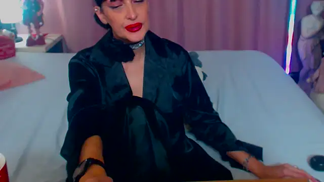 Snapshot of shannon4u chatting on 12/19/24, 12:13 shannon4u online show from 12/19/24, 12:13