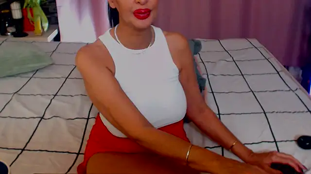 Snapshot of shannon4u chatting on 03/10/25, 06:23 shannon4u online show from 03/10/25, 06:23