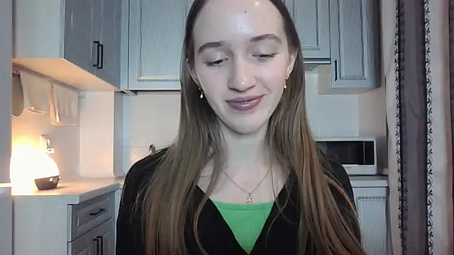 leslie my lovee online show from 03/15/25, 05:37