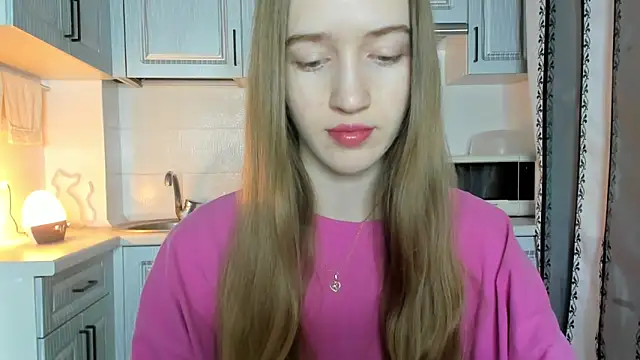 leslie my lovee online show from 11/28/25, 05:10