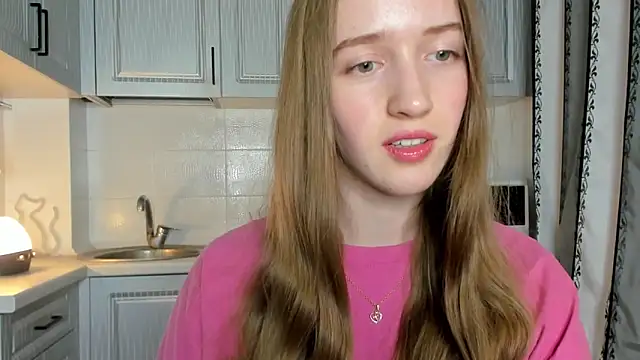 Snapshot of leslie_my_lovee chatting on 07/01/26, 09:03 leslie my lovee online show from 07/01/26, 09:03