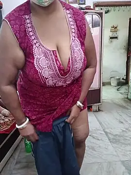 Snapshot of Ivy-09 chatting on 01/10/26, 08:49 Ivy-09 online show from 01/10/26, 08:49