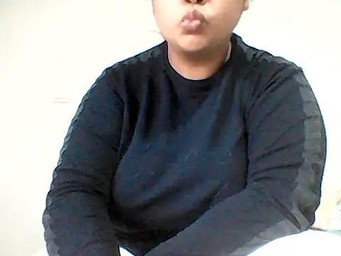 ArisaGonzalez online show from 10/25/25, 09:28