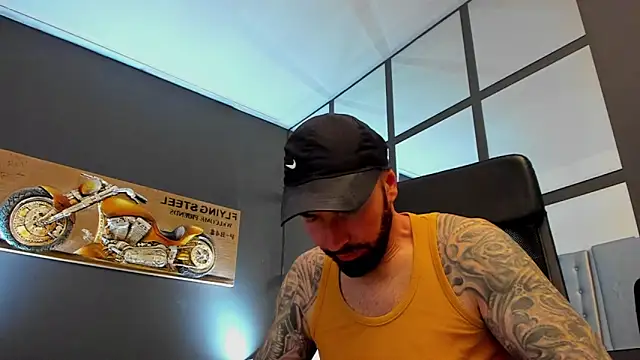 Snapshot of AronGrant chatting on 05/02/26, 08:52 AronGrant online show from 05/02/26, 08:52