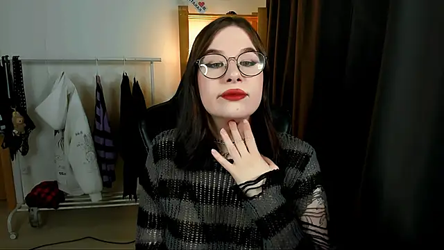 Snapshot of MyNameIsLilith chatting on 01/15/26, 04:22 MyNameIsLilith online show from 01/15/26, 04:22