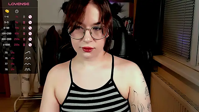 Snapshot of MyNameIsLilith chatting on 03/25/26, 04:57 MyNameIsLilith online show from 03/25/26, 04:57