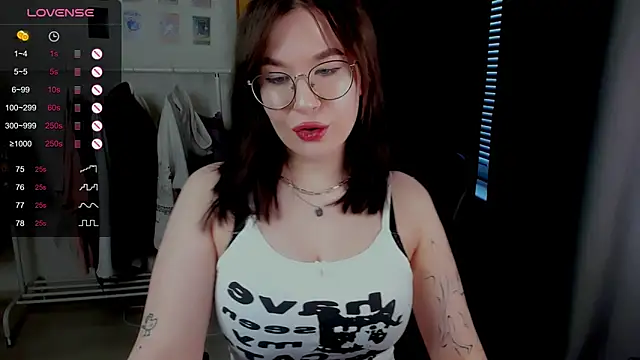 Snapshot of MyNameIsLilith chatting on 04/11/26, 05:12 MyNameIsLilith online show from 04/11/26, 05:12