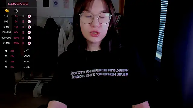 Snapshot of MyNameIsLilith chatting on 04/20/26, 08:17 MyNameIsLilith online show from 04/20/26, 08:17