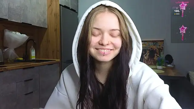 Snapshot of doll_lol_ chatting on 01/12/25, 06:05 doll lol online show from 01/12/25, 06:05