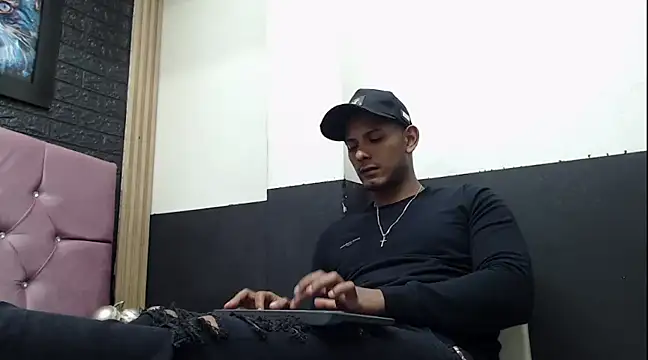 Snapshot of Chris_Dick23 chatting on 01/22/25, 05:26 Chris Dick23 online show from 01/22/25, 05:26