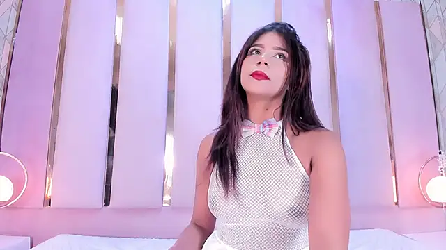 Snapshot of AlinaSweett chatting on 01/17/25, 08:11 AlinaSweett online show from 01/17/25, 08:11