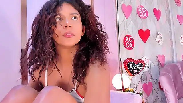 Snapshot of AlinaSweett chatting on 02/11/25, 09:14 AlinaSweett online show from 02/11/25, 09:14