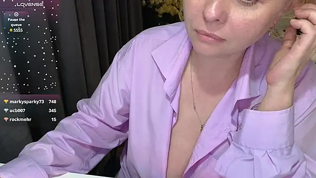 Snapshot of Gray_swann chatting on 02/20/25, 07:52 Gray swann online show from 02/20/25, 07:52