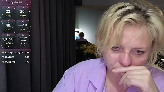 Snapshot of Gray_swann chatting on 02/24/25, 07:30 Gray swann online show from 02/24/25, 07:30