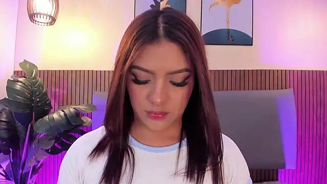 NicolleeEvanss online show from 06/10/26, 11:20