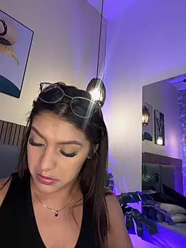 NicolleeEvanss online show from 06/29/26, 10:48