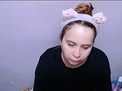 Snapshot of SubLayla01 chatting on 05/12/26, 06:27 SubLayla01 online show from 05/12/26, 06:27