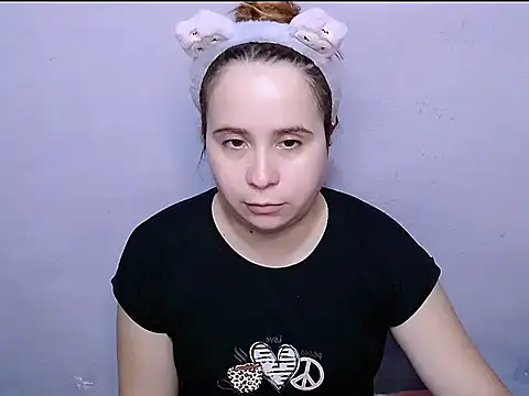 Snapshot of SubLayla01 chatting on 07/03/26, 05:30 SubLayla01 online show from 07/03/26, 05:30