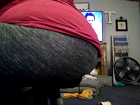 Snapshot of missthickness35_Pika chatting on 10/22/25, 07:30 missthickness35 Pika online show from 10/22/25, 07:30