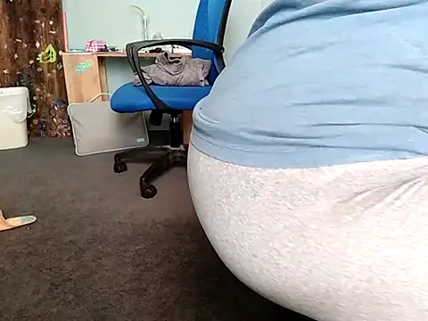 Snapshot of missthickness35_Pika chatting on 10/26/25, 07:31 missthickness35 Pika online show from 10/26/25, 07:31