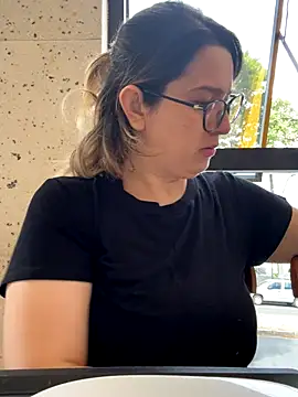 amooraaamoon online show from 10/28/25, 12:09