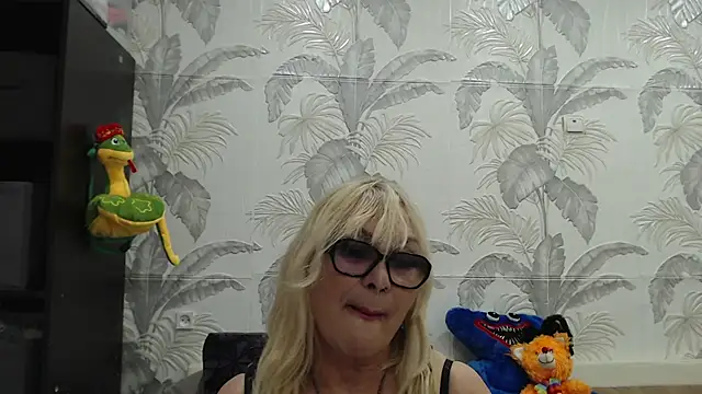 CamDiva113 online show from 03/20/25, 03:04