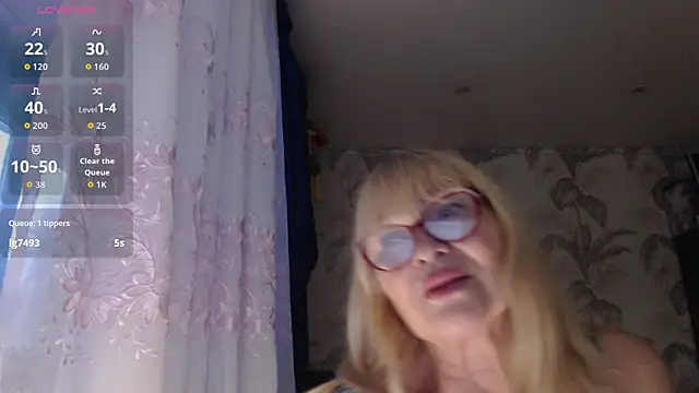 CamDiva113 online show from 12/14/25, 04:40