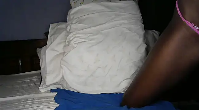 Snapshot of Sexyariahhh chatting on 01/10/25, 02:57 Sexyariahhh online show from 01/10/25, 02:57