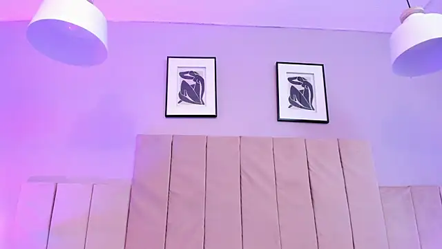 April bowie online show from 02/07/25, 03:30