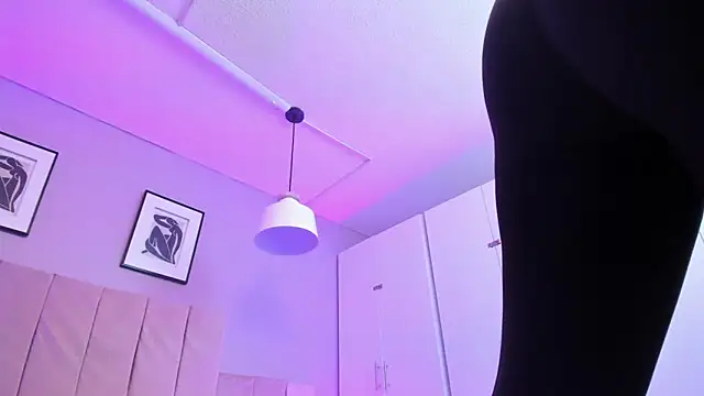 April bowie online show from 02/12/25, 12:22