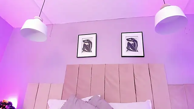 April bowie online show from 03/01/25, 06:21