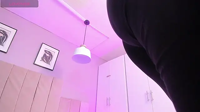 April bowie online show from 03/07/25, 11:51