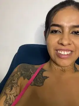 Snapshot of AbbyFtLuna chatting on 12/24/24, 03:27 AbbyFtLuna online show from 12/24/24, 03:27