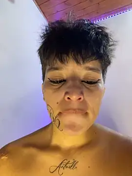 Snapshot of AbbyFtLuna chatting on 03/09/25, 10:30 AbbyFtLuna online show from 03/09/25, 10:30