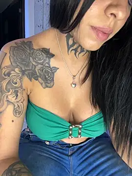 Snapshot of AbbyFtLuna chatting on 09/13/25, 11:04 AbbyFtLuna online show from 09/13/25, 11:04