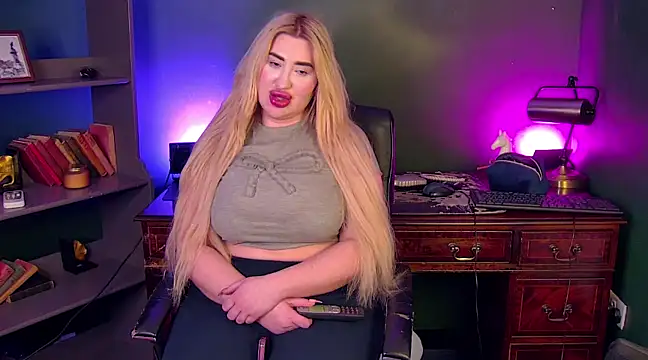 Snapshot of FerrariRedxBabestation chatting on 03/05/25, 09:26 FerrariRedxBabestation online show from 03/05/25, 09:26