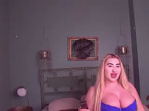 Snapshot of FerrariRedxBabestation chatting on 03/14/25, 09:10 FerrariRedxBabestation online show from 03/14/25, 09:10