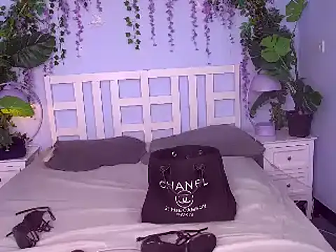 Snapshot of FerrariRedxBabestation chatting on 03/19/25, 03:41 FerrariRedxBabestation online show from 03/19/25, 03:41