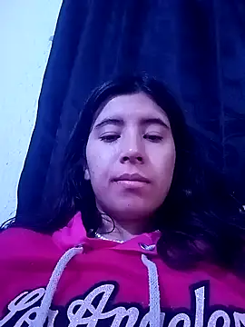 Snapshot of Yeimy_sweetf chatting on 01/20/25, 12:25 Yeimy sweetf online show from 01/20/25, 12:25