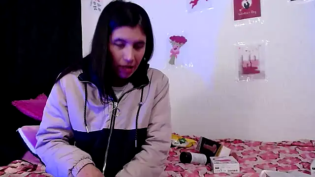 Snapshot of Yeimy_sweetf chatting on 02/09/25, 01:00 Yeimy sweetf online show from 02/09/25, 01:00