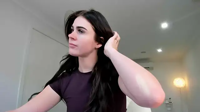 aus queen online show from 10/10/25, 12:42