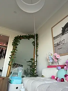 aus queen online show from 04/21/26, 09:50